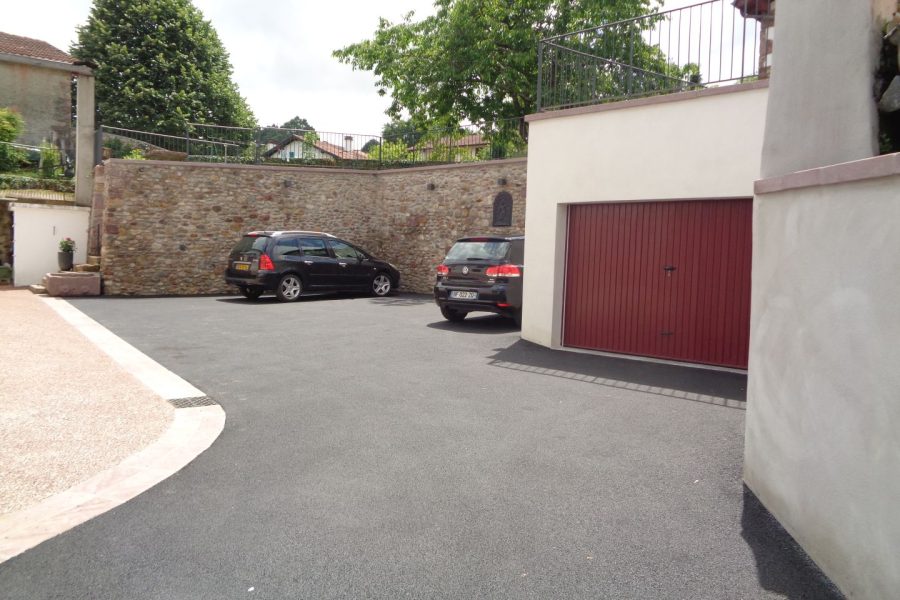 cour-et-garage-jacques-iribarne